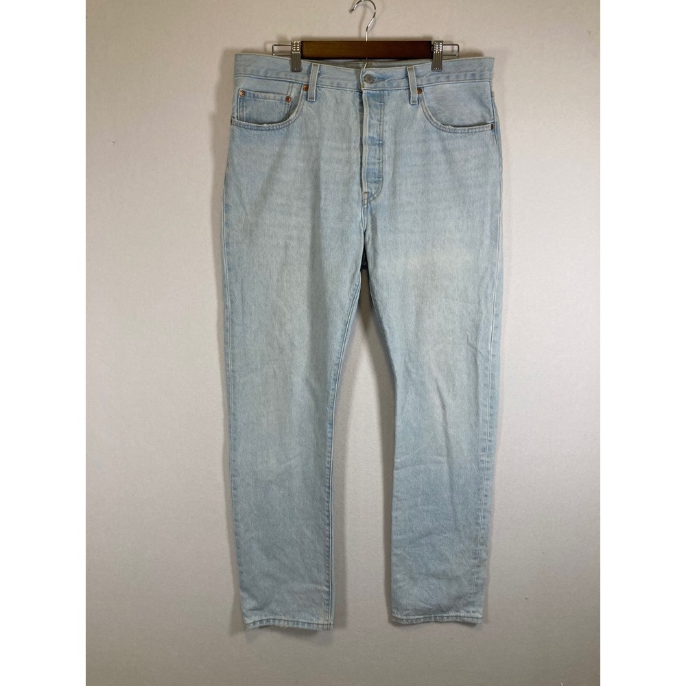 Vintage Aesthetic Levis 501 Men W33 L32 Light Wash Original Fit Button Fly Jeans